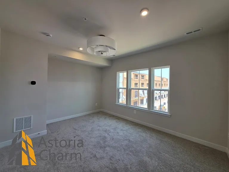 2928 Maisel St — Photo 39