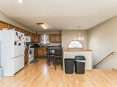 3rd image of 617 Rebecca St
