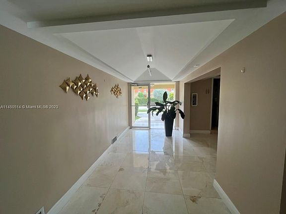 3rd image of 3545 NE 167th St APT 302