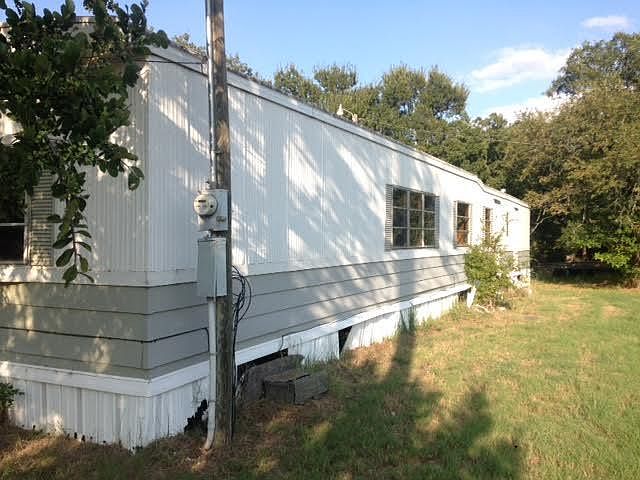 2nd image of 1820 Lakeview Ln
