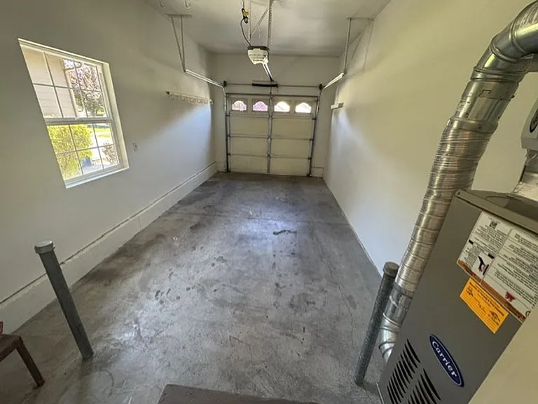 744 NE Savannah Dr — Photo 13