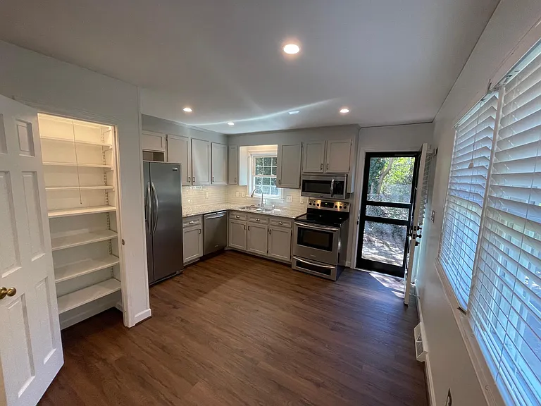 608 University Rdg #2B — Photo 19