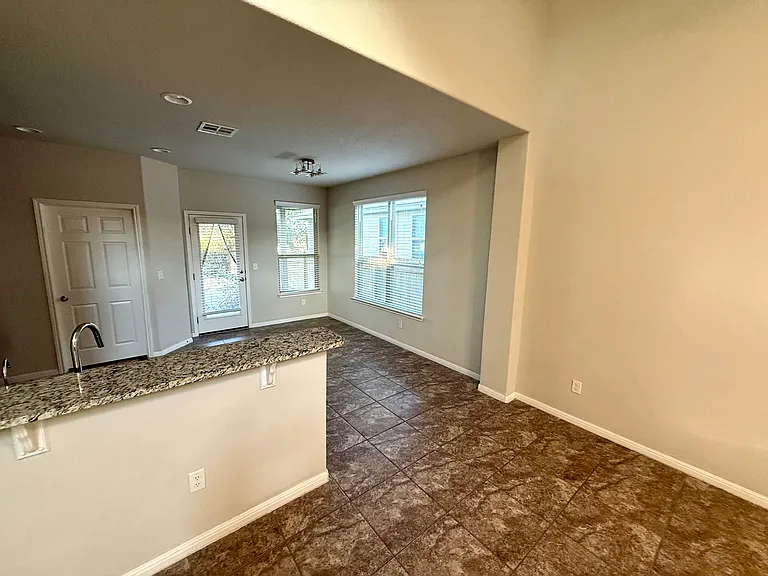 113 Rusk Bluff Ave — Photo 7