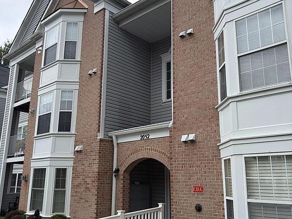 2nd image of 2052 Quaker Way Unit 5
