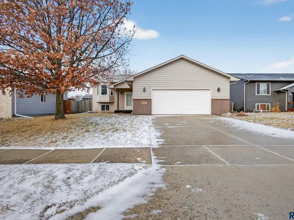 5301 S Mandy Ave, Sioux Falls, SD 57106