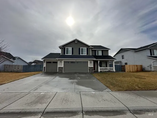 745 SW Nugget St, Mountain Home, ID 83647