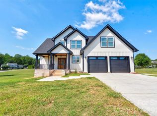 157 Sir Gregory Dr, Boiling Springs, NC 28152