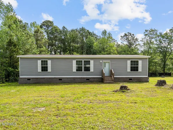 72 Memory Lane, Burgaw, NC 28425