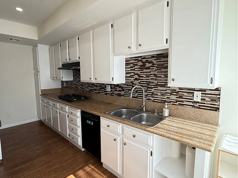 5841 Etiwanda Ave — Photo 11