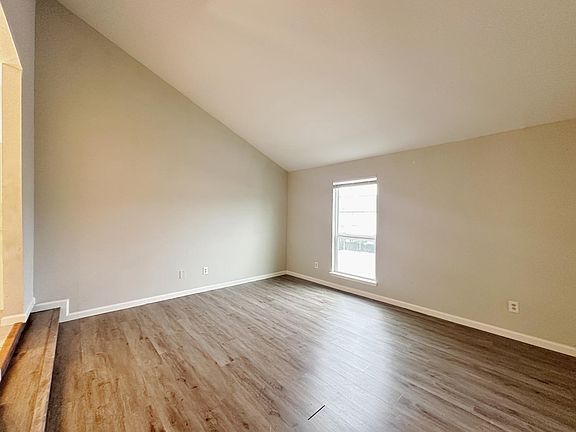 4th image of 8717 Victorian Village Dr #8717