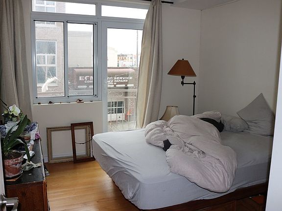 4th image of 11 Meserole St APT 2A