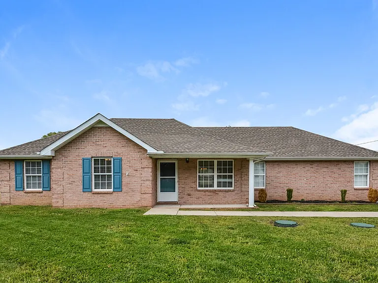 144 Centerrock Dr — Photo 1