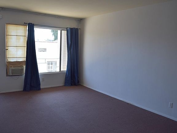 3rd image of 724 S Sycamore Ave #203