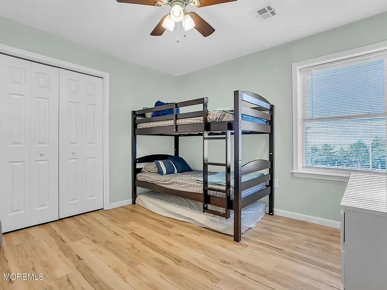 329 Franklin Ave — Photo 18