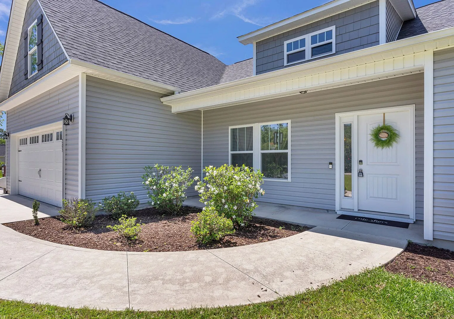 3 Bed 2 Bath + Bonus and HUGE fenced yard - Single Family Home in Hampstead NC — Photo 4