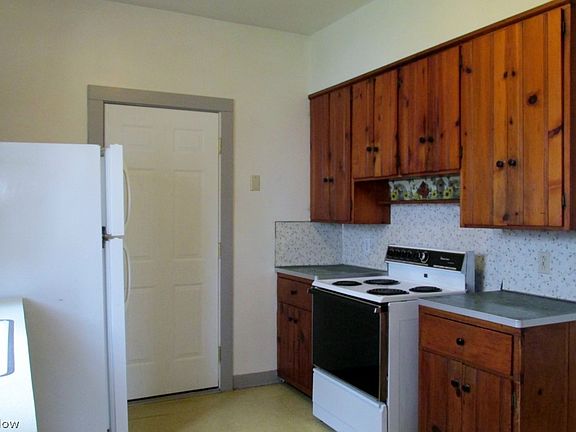 4th image of 567 E Bowman St