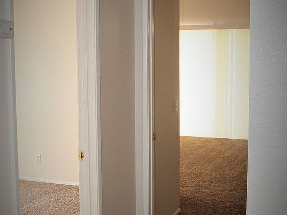 4th image of 491 Copenhagen St