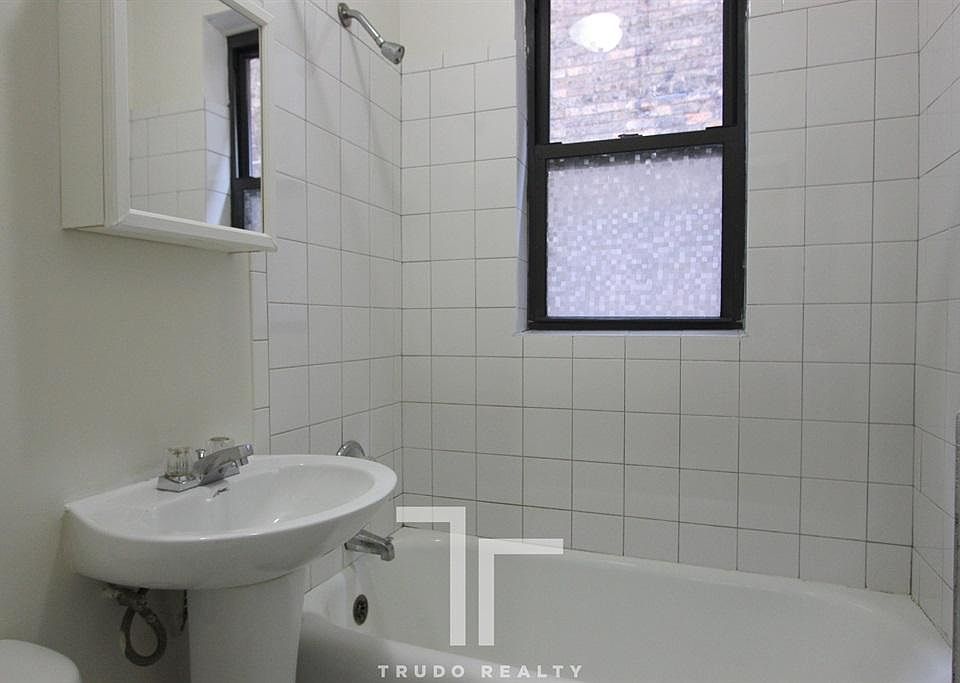 2nd image of 839 W Sheridan Rd APT 507