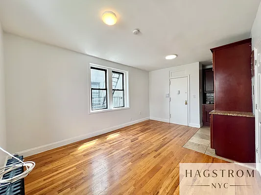 Rented by Hagstrom Management Inc | media 18