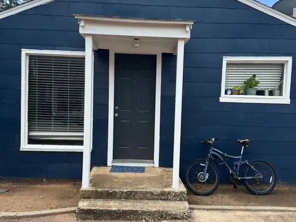 2409 30th St #2, Lubbock, TX 79411