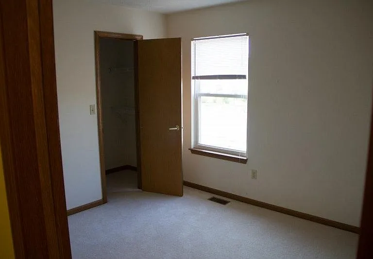 5015 Wolflake Dr — Photo 9