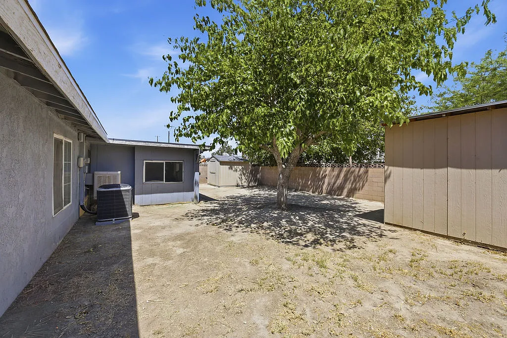 3 bed, 1204 sqft, $2,400 — Photo 4