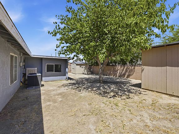 4th image of 45554 6th St E