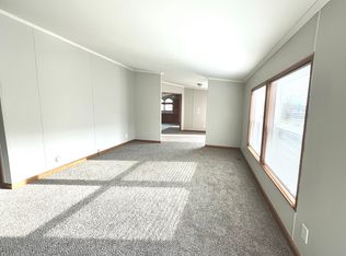 24497 Manchester Dr #107, Flat Rock, MI
