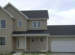 9 Anna Ln, Halfmoon, NY 12065