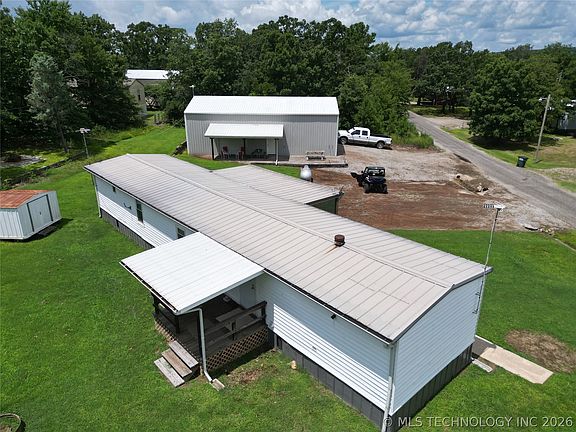 2nd image of 430378 E 1152nd Rd