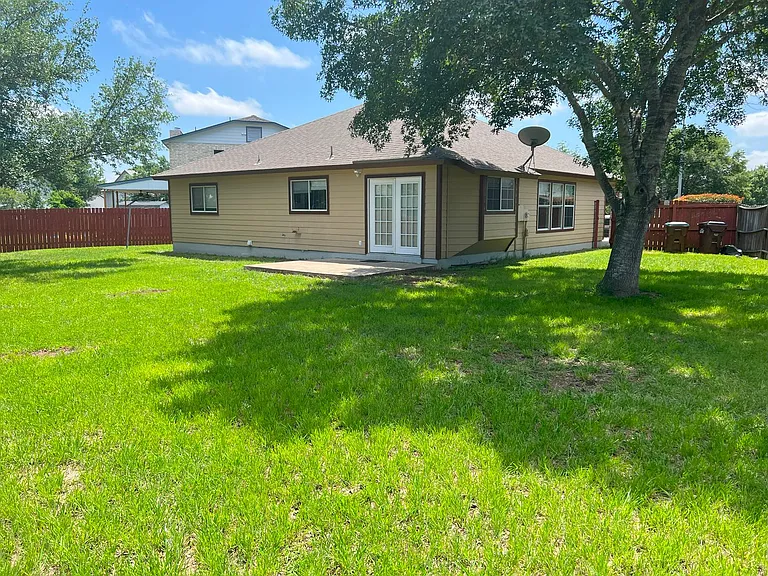8227 Club Meadow Dr — Photo 22