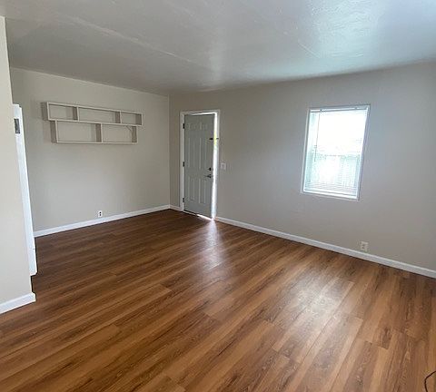 2nd image of 418 E Beach St #B