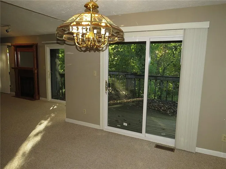 40 Catalpa Way — Photo 5