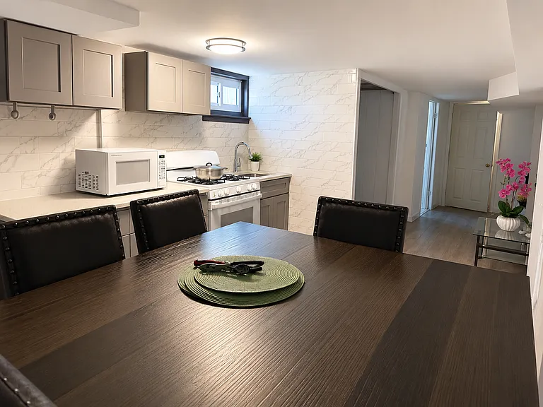 22518 S Conduit Ave #2 — Photo 3