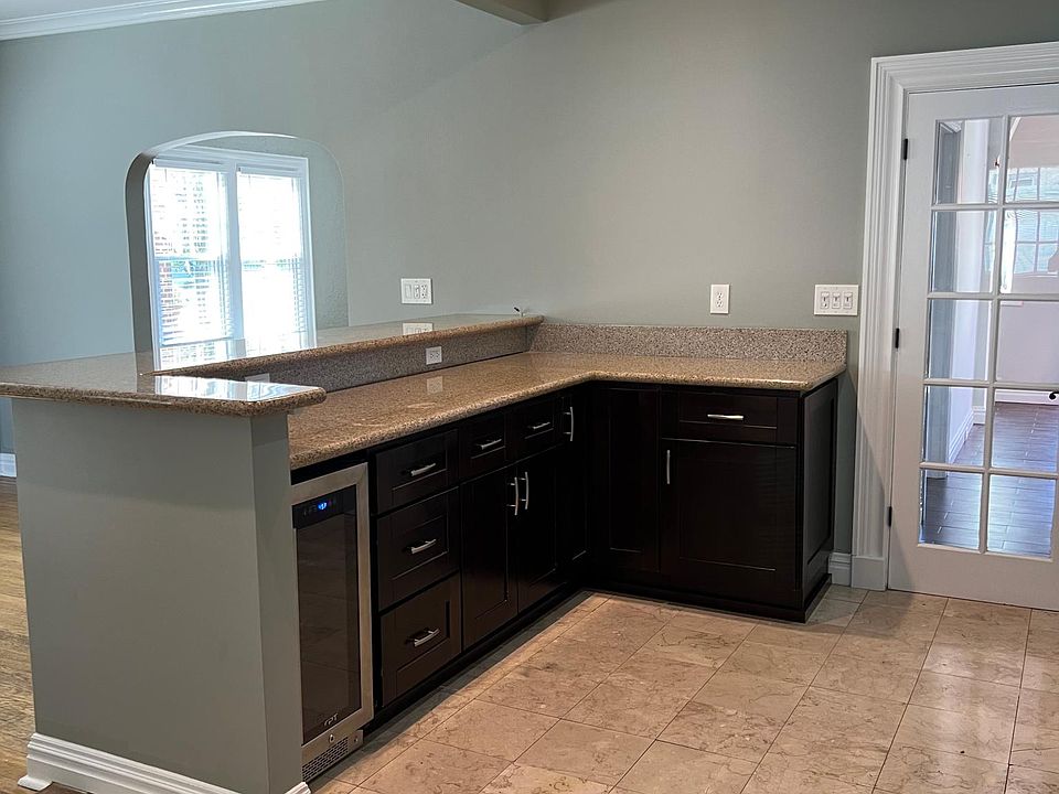 1st image of 141 Winfred Ave #1