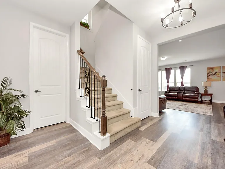 3705 Banbury Ln — Photo 8