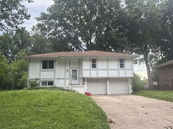 1613SEOAK Street, Oak Grove, MO 64075