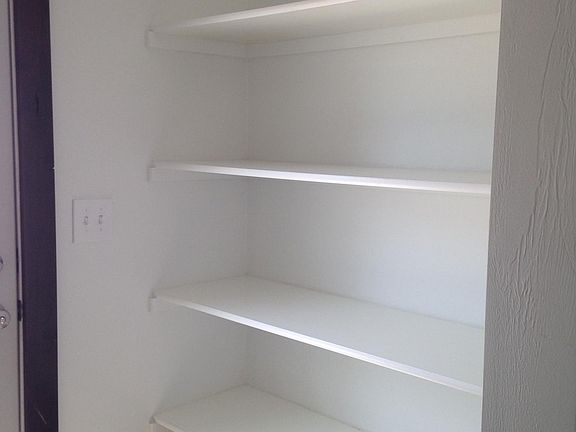 5th image of 1075 Twin Lakes Ave