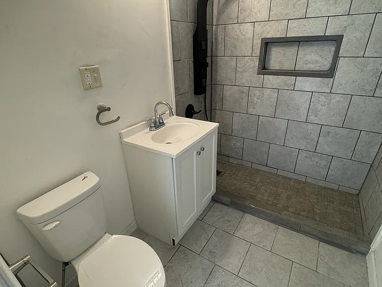 1037 S Webster St — Photo 8