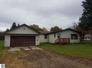 228 W Forest St, Edmore, MI 48829