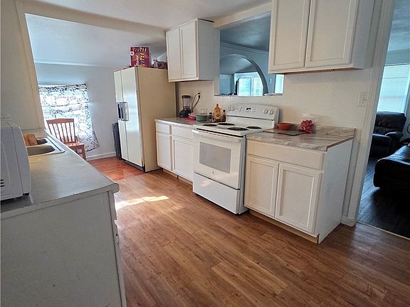 3rd image of 707 S 7th St