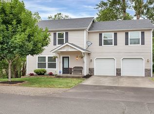 931 NE South Shore Rd, Portland, OR 97211