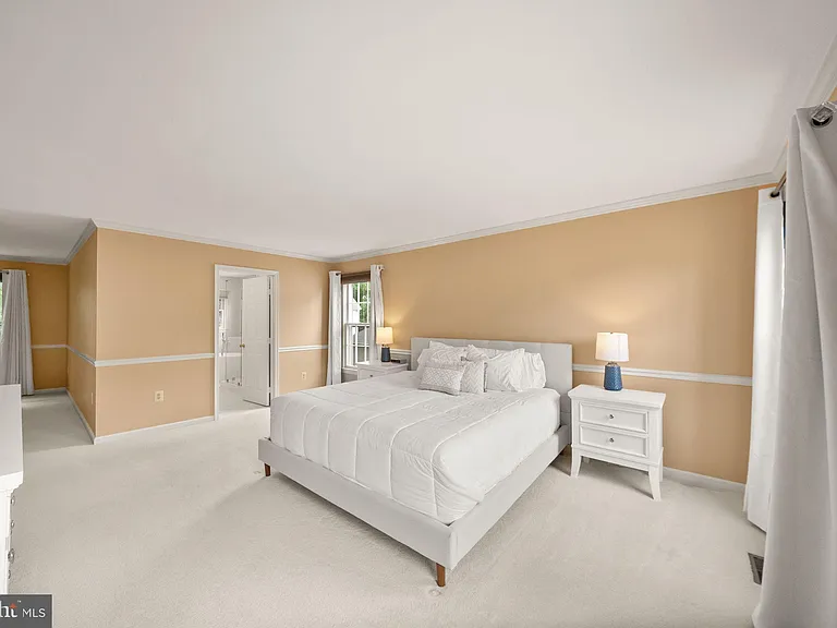 5667 Lonesome Dove Ct — Photo 43
