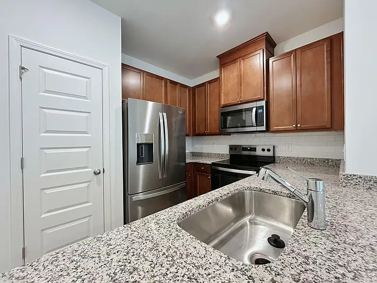 1117 Mountain Crown St — Photo 11