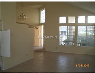 1st image of 2745 Woodbine Ave