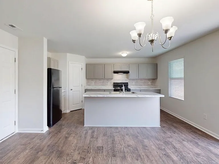143 Maple Tree Ln — Photo 4