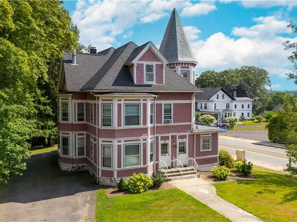 426 Blackstone St, Woonsocket, RI 02895