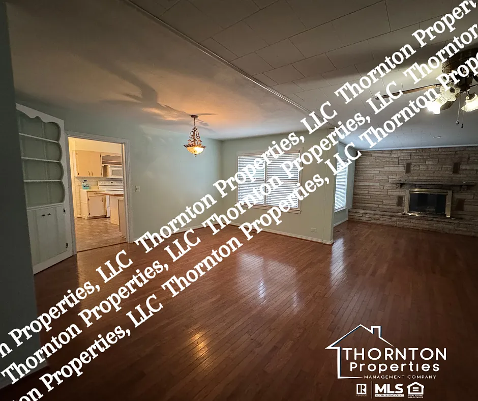 3 bed, $1,200 — Photo 3