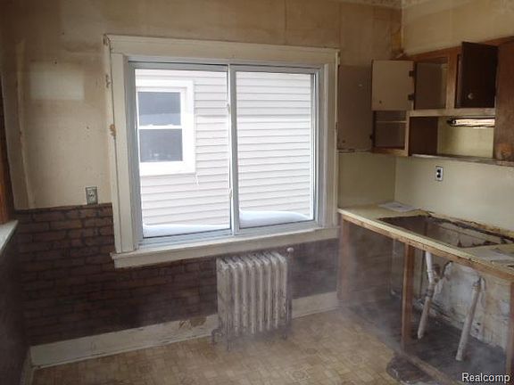 3rd image of 5623 Casper St