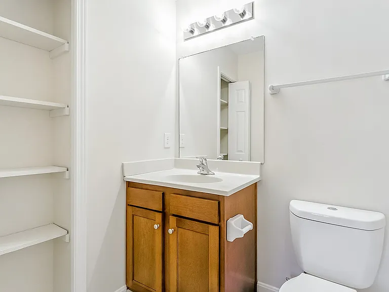 Arbor - Bathroom 2